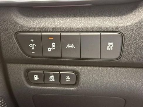 Used 2022 Kia Niro LXS FWD image 28