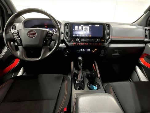 Used 2025 Nissan Frontier PRO-4X AWD/4WD image 17