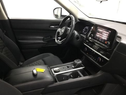 Used 2022 Nissan Pathfinder SV AWD/4WD image 46