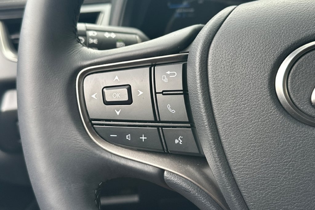 Used 2026 Lexus UX 300h FWD w/ Accessory Package (Z1) image 27