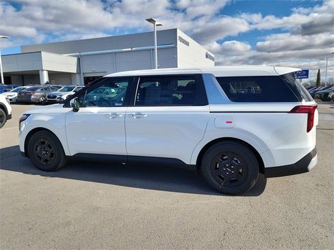 New 2026 Kia Carnival image 7