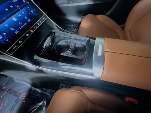 Used 2024 Mercedes-Benz C 300 Sedan w/ Exclusive Trim Package image 25