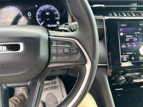 Used 2024 Jeep Grand Cherokee Altitude RWD image 23