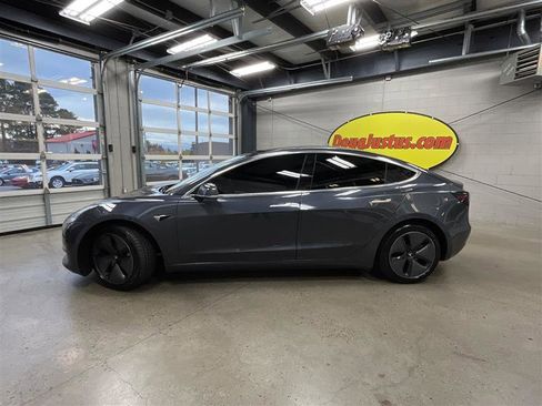 Used 2018 Tesla Model 3 Long Range image 2