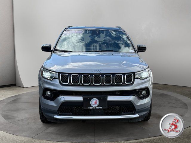 Used 2024 Jeep Compass Limited AWD/4WD image 2
