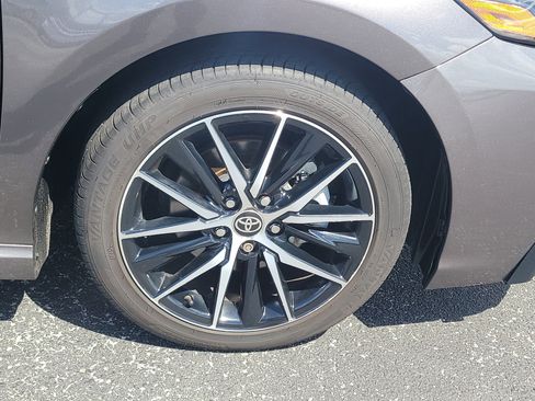 Used 2024 Toyota Camry SE image 10