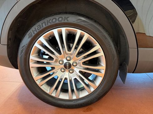 Used 2018 Lincoln MKX Reserve w/ Lincoln MKX Climate Package image 15