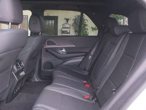 Used 2025 Mercedes-Benz GLE 450e 4MATIC image 40