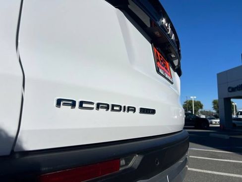 Used 2024 GMC Acadia Elevation AWD/4WD image 9