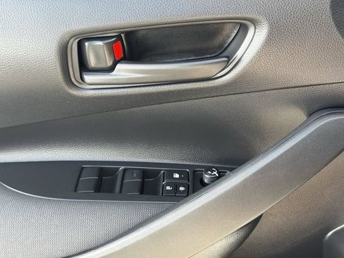 Used 2025 Toyota Corolla LE FWD image 24