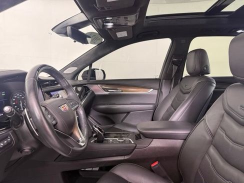 Used 2024 Cadillac XT6 Sport w/ Platinum Package AWD/4WD image 6