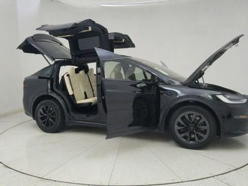 Used 2023 Tesla Model X Base image 69