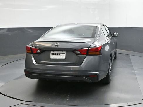 Used 2025 Nissan Altima 2.5 SV image 5
