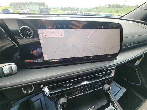 New 2026 Chevrolet Traverse LT w/ Enhanced Driving Package image 18