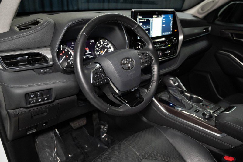 Used 2021 Toyota Highlander Platinum AWD/4WD image 15