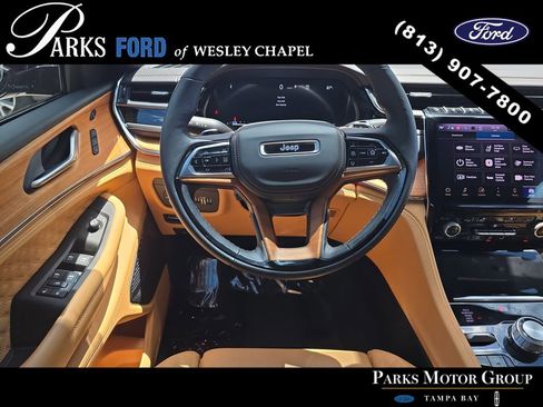 Used 2025 Jeep Grand Cherokee L Summit AWD/4WD image 12