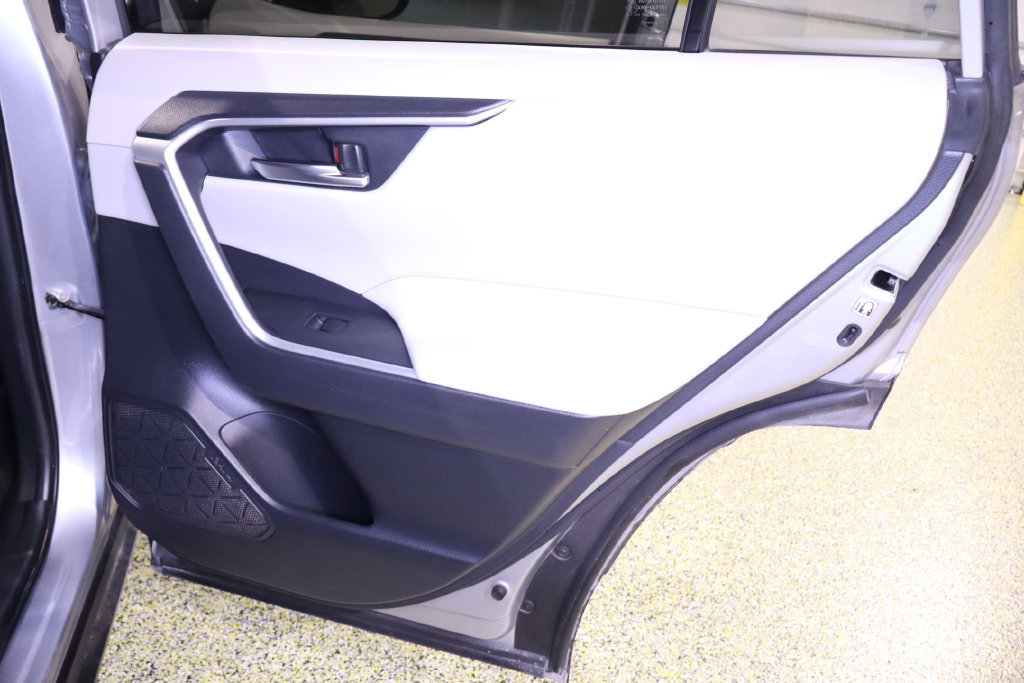 Used 2019 Toyota RAV4 XLE w/ Convenience Package FWD image 37