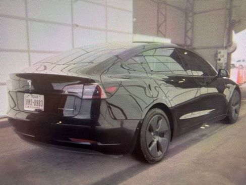 Used 2022 Tesla Model 3 Long Range AWD/4WD image 3