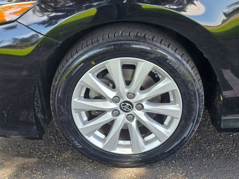 Used 2019 Toyota Camry LE FWD image 10