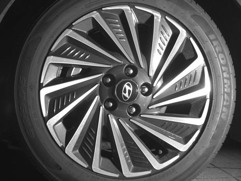 Used 2025 Hyundai Sonata SEL image 12