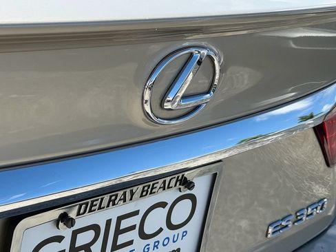 Used 2013 Lexus ES 350 w/ Luxury Pkg FWD image 14