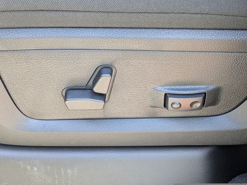 New 2026 RAM 3500 Big Horn AWD/4WD image 18