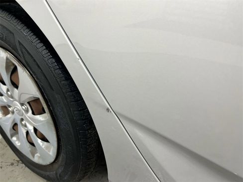 Used 2016 Hyundai Accent SE image 32