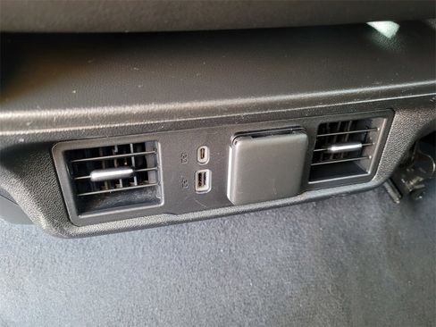 Used 2024 GMC Sierra 1500 SLT image 10