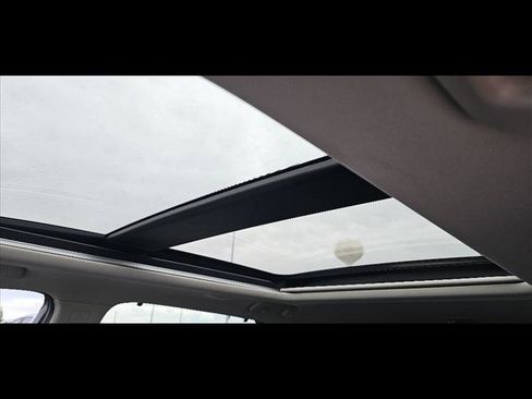 Used 2021 Nissan Rogue SL w/ Premium Package image 14