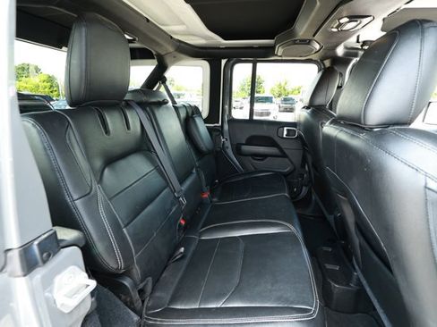 Used 2021 Jeep Wrangler Unlimited Sahara AWD/4WD image 28