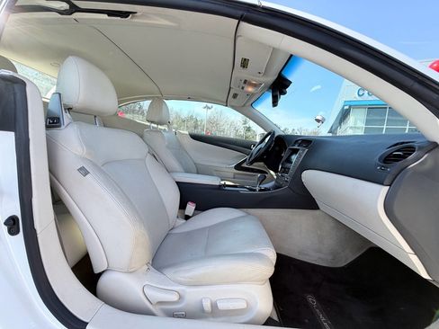 Used 2010 Lexus IS 250C image 19