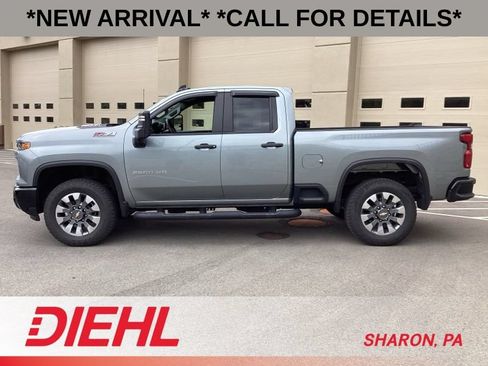 Used 2024 Chevrolet Silverado 2500 Custom w/ Custom Value Package AWD/4WD image 4