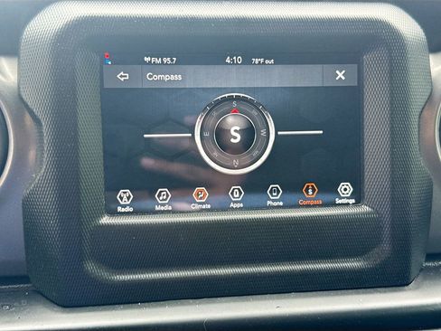 Used 2022 Jeep Wrangler Unlimited Sport AWD/4WD image 14