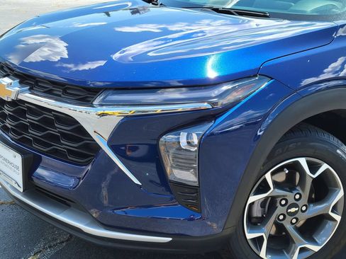 Used 2024 Chevrolet Trax LT FWD image 10