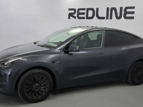 Used 2024 Tesla Model Y Long Range AWD/4WD image 2