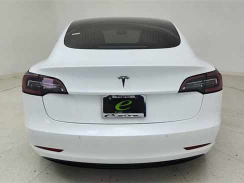 Used 2020 Tesla Model 3 Standard Range Plus image 5