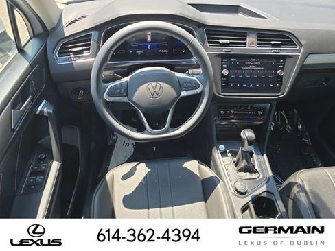 Used 2023 Volkswagen Tiguan SE w/ Panoramic Sunroof Package AWD/4WD image 27