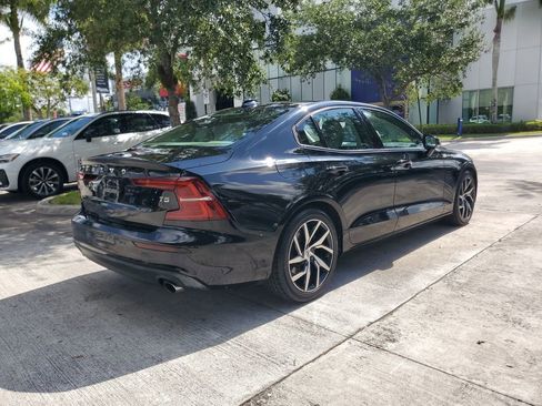 Used 2019 Volvo S60 T5 Momentum w/ Premium Package FWD image 6