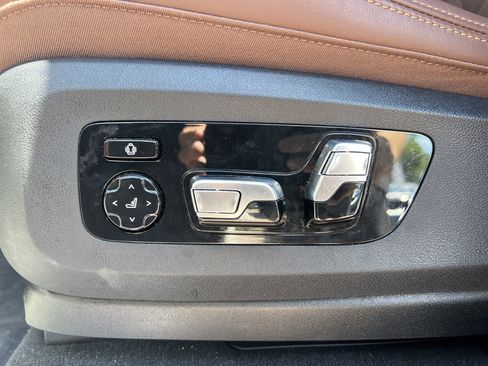Used 2026 BMW X7 xDrive40i AWD/4WD image 39