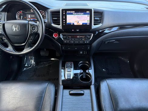 Used 2018 Honda Pilot Touring image 13