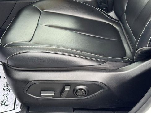 Used 2023 Jeep Grand Cherokee Limited w/ Black Appearance Package image 26