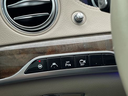 Used 2014 Mercedes-Benz S 550 Sedan image 19