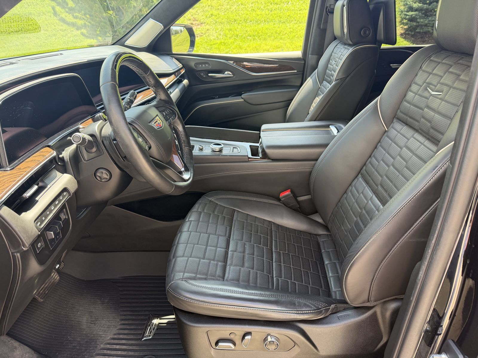 Used 2022 Cadillac Escalade Sport Platinum AWD/4WD image 5