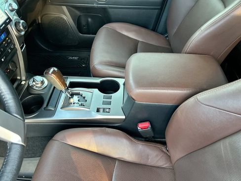 Used 2024 Toyota 4Runner Limited AWD/4WD image 30