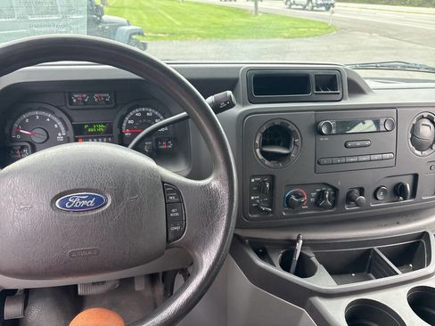 Used 2011 Ford E-150 and Econoline 150 Wagon w/ PWR Windows & Locks Group image 13
