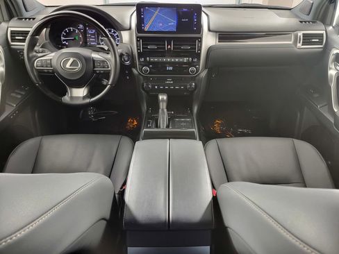 Used 2023 Lexus GX 460 Premium w/ Premium Package image 25
