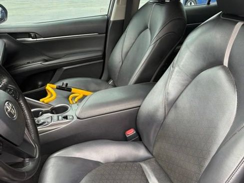 Used 2021 Toyota Camry XSE FWD image 10