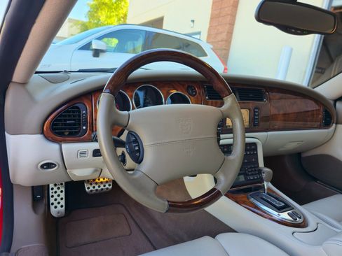 Used 2005 Jaguar XK8 R RWD image 17