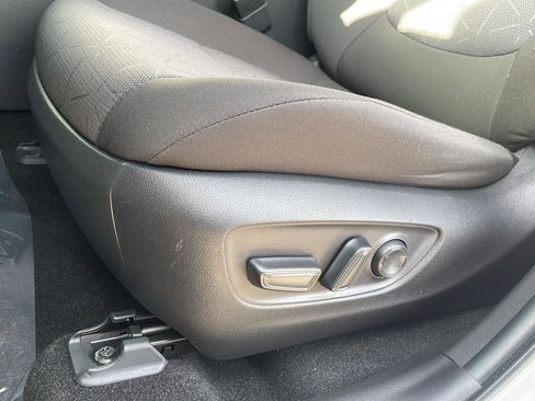 Used 2020 Toyota RAV4 XLE w/ Convenience Package image 5