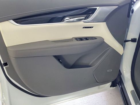 New 2025 Cadillac XT6 Premium Luxury image 15